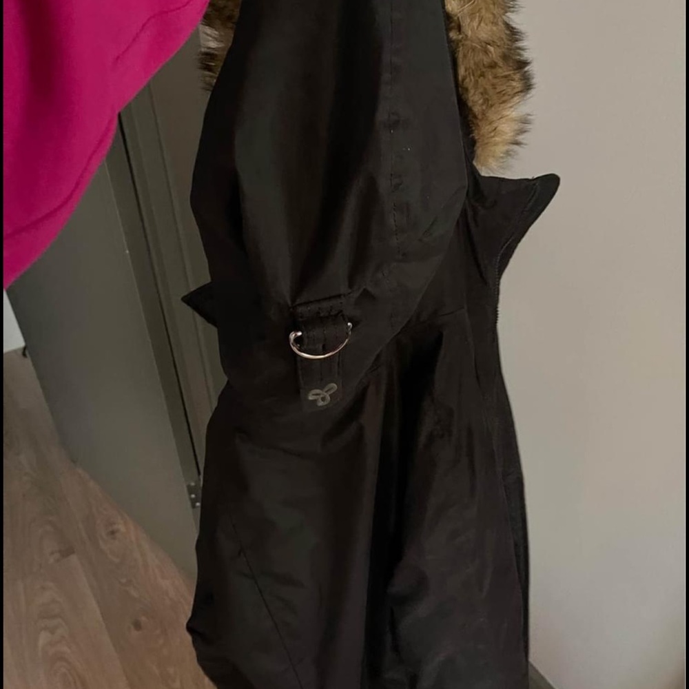 TNA Summit Parka - Picture 3 of 3
